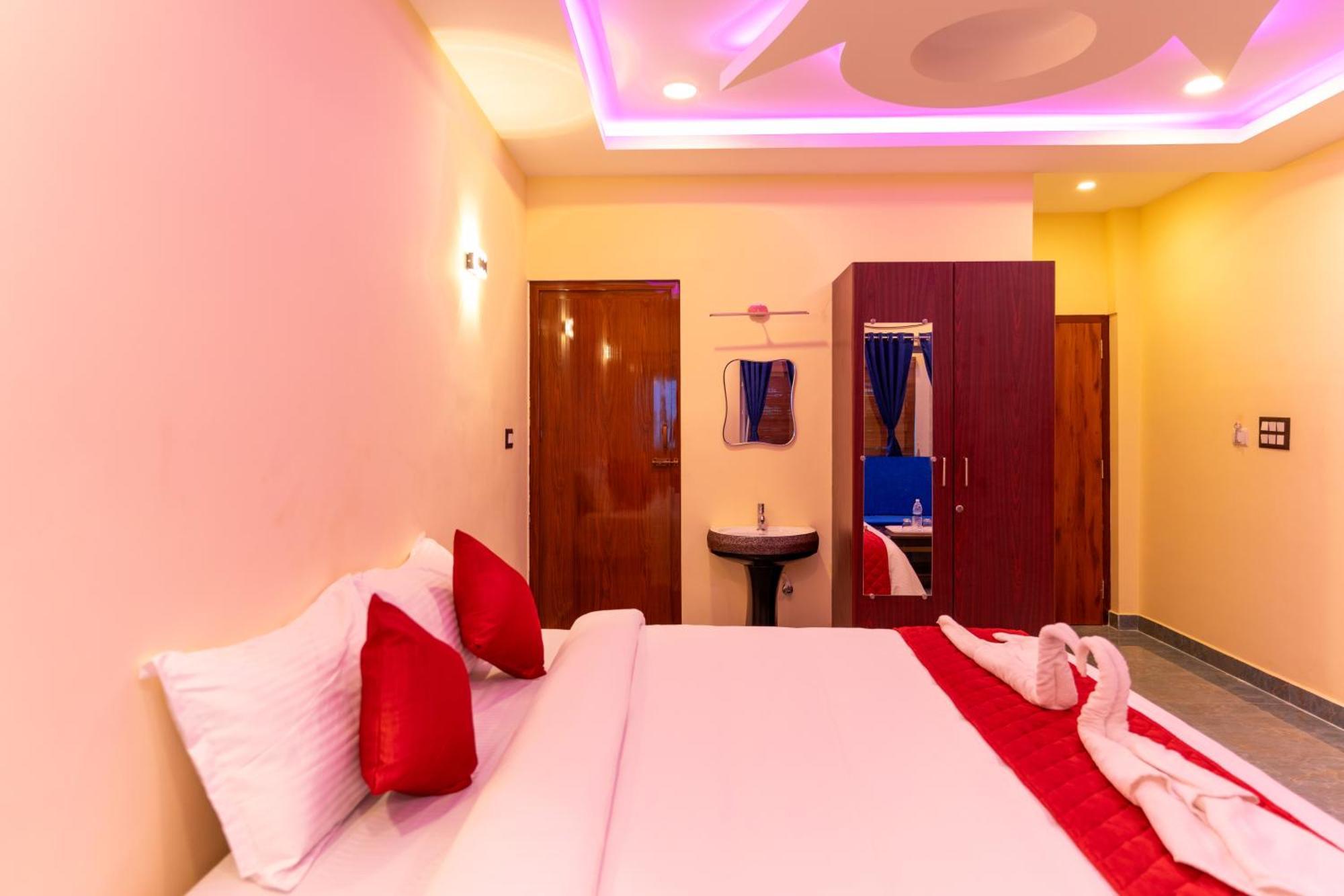 Auro Beach Resort Pondicherry Exterior foto